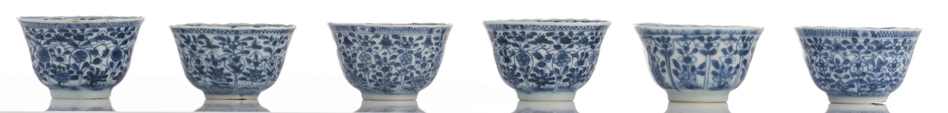 A lot of various Chinese blue and white table ware, 18th - 19thC, H 4 - 20,5 - ø 11 - 12,5 cm - Bild 19 aus 28