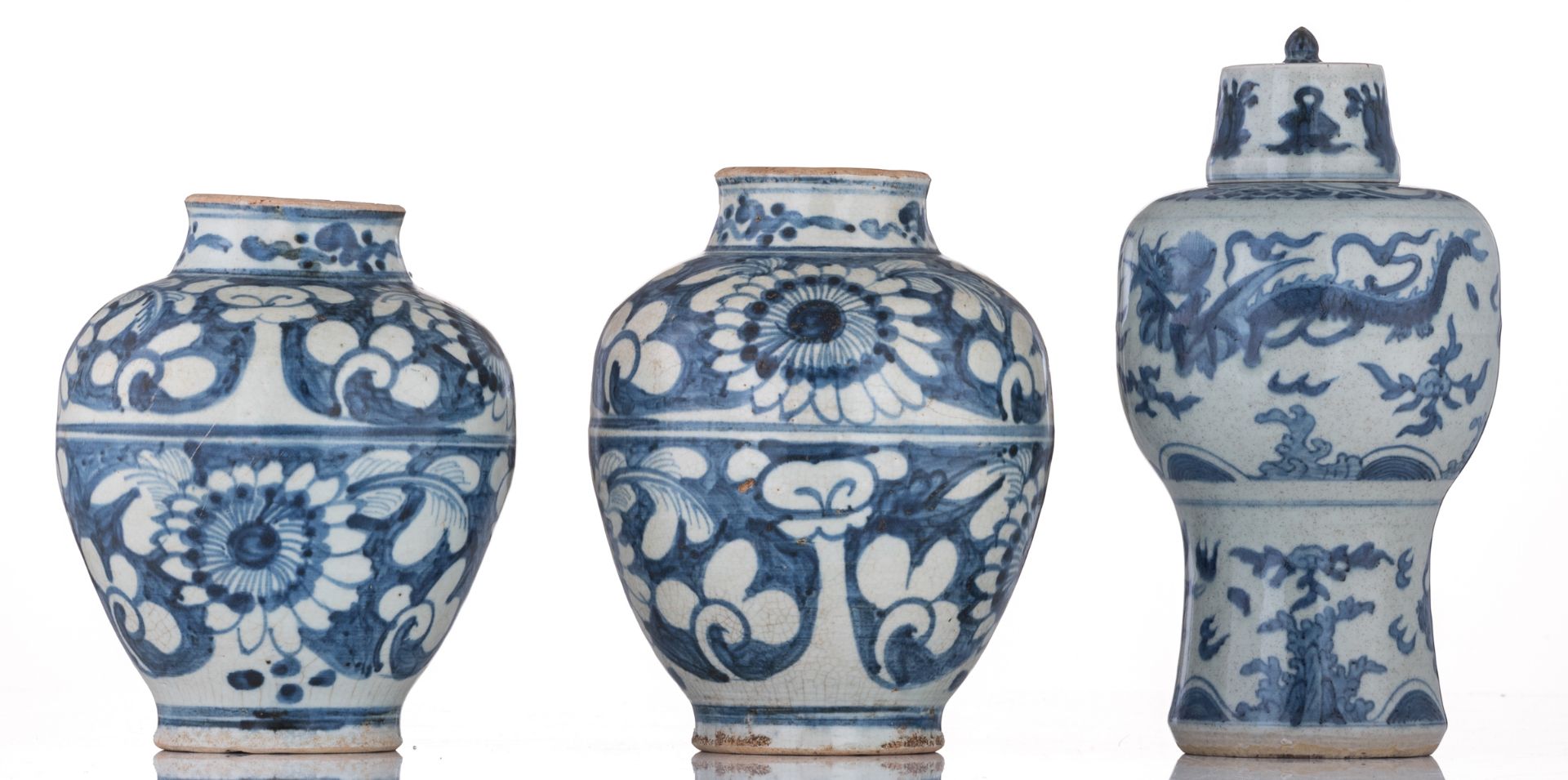 A lot of two Chinese blue and white porcelain jarlets and a covered meiping vase, the jarlets decora - Image 3 of 6