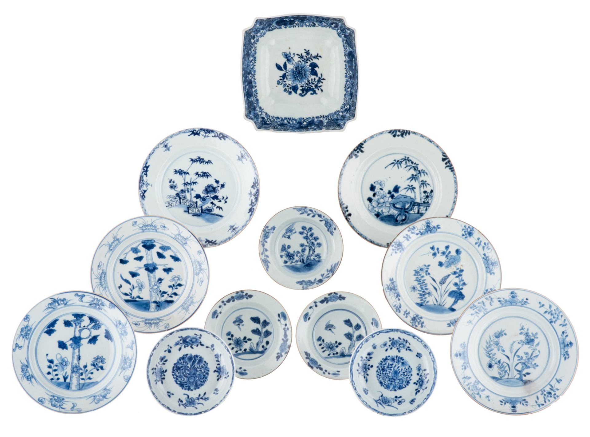 Two Chinese blue and white floral decorated bowls and a lot of various ditto dishes, some Kangxi and - Bild 2 aus 15