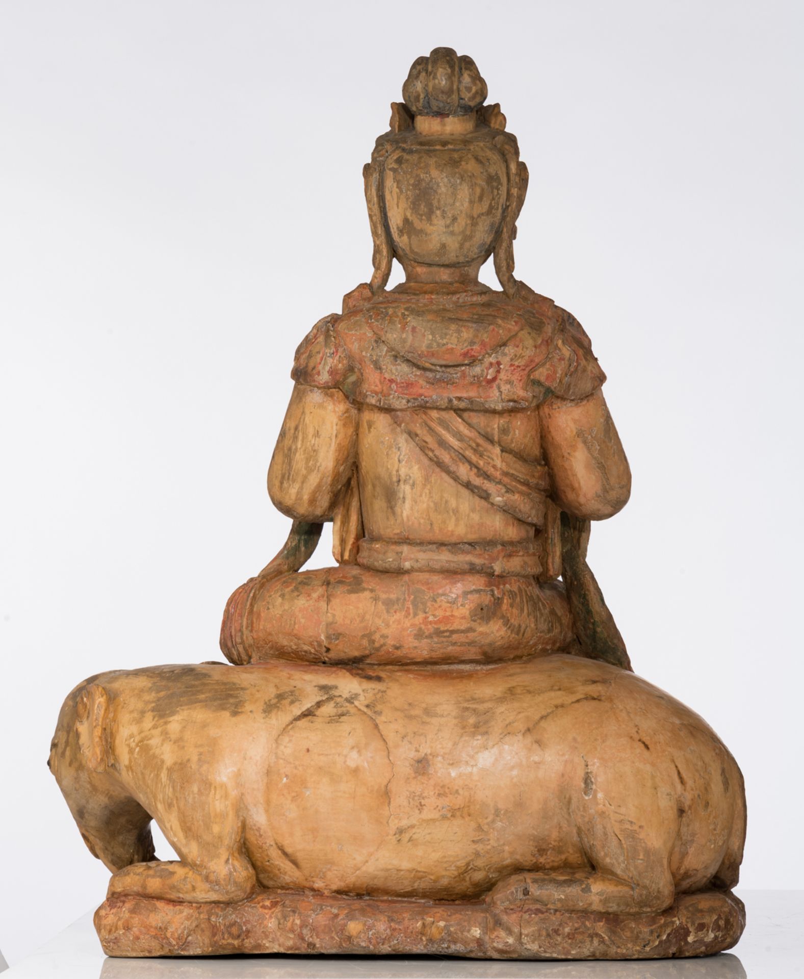 Two wooden sculptures representing Puxian Pusa on his mount and Wenshu Pusa on a lion, 16th - 17thC, - Image 4 of 12