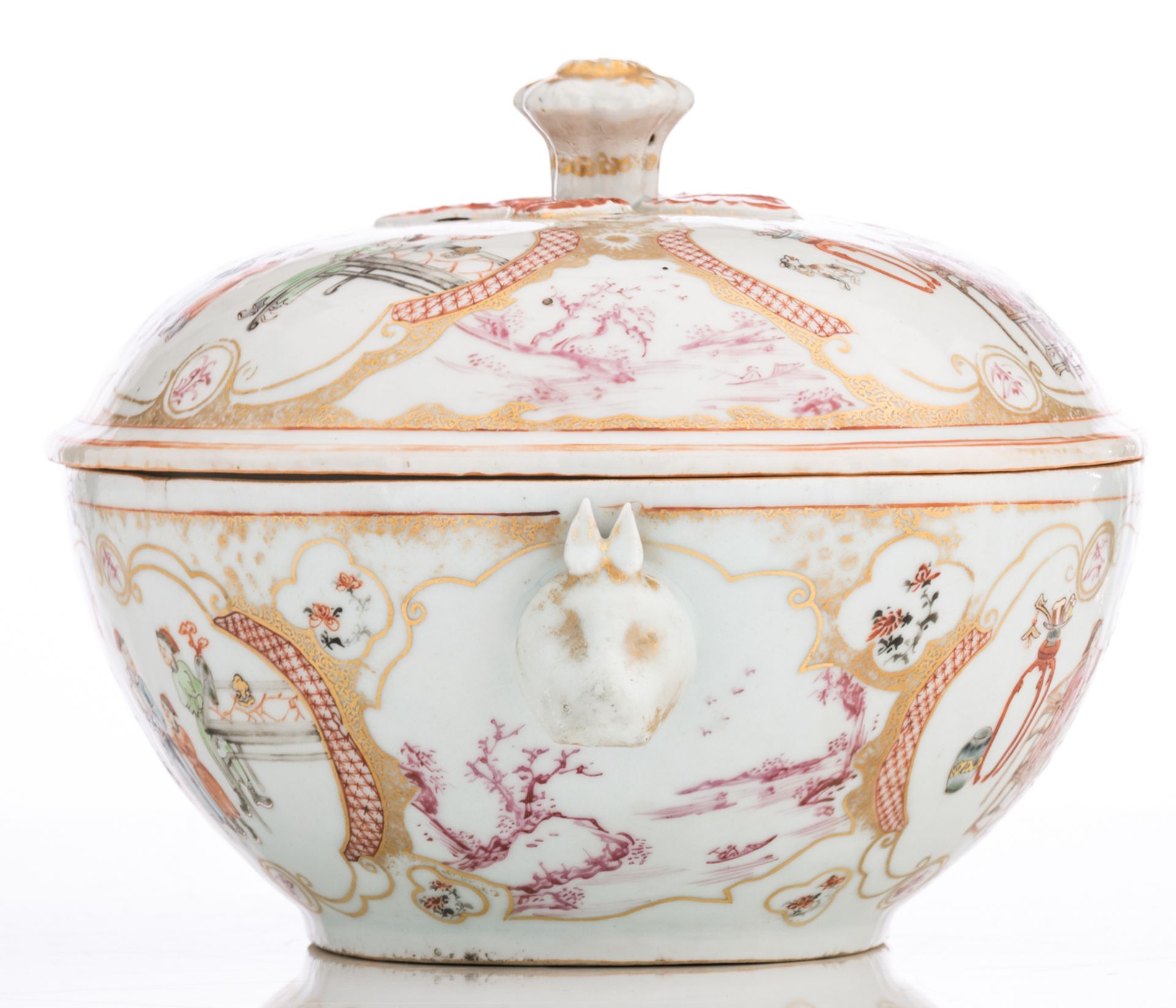 A Chinese export porcelain tureen, the interior decorated with gentlemen and their sons, Yongzheng - - Image 5 of 7