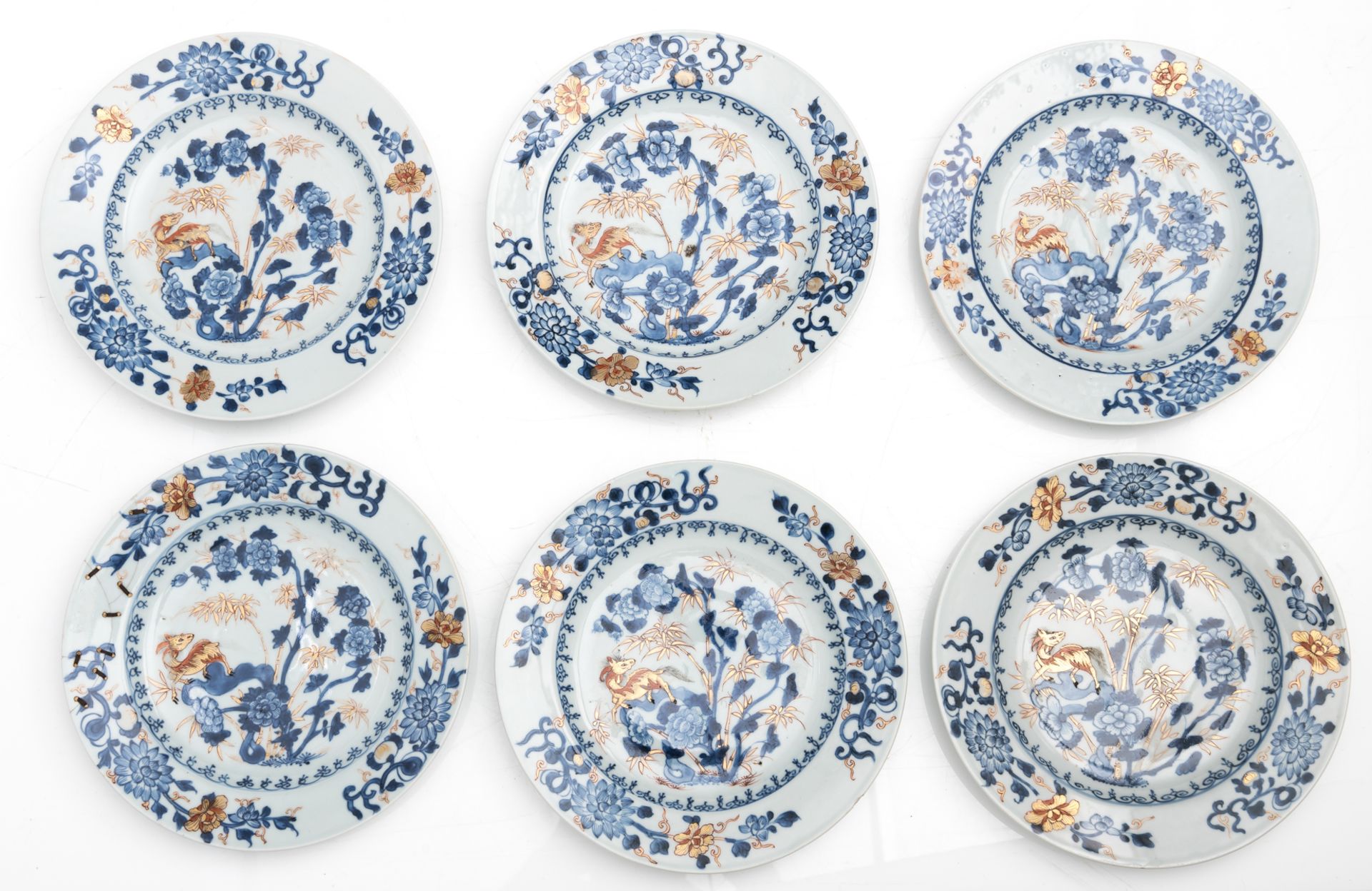 A lot of eleven Chinese Imari porcelain dishes, decorated with a Qilin on a rock, surrounded by bamb - Bild 2 aus 5