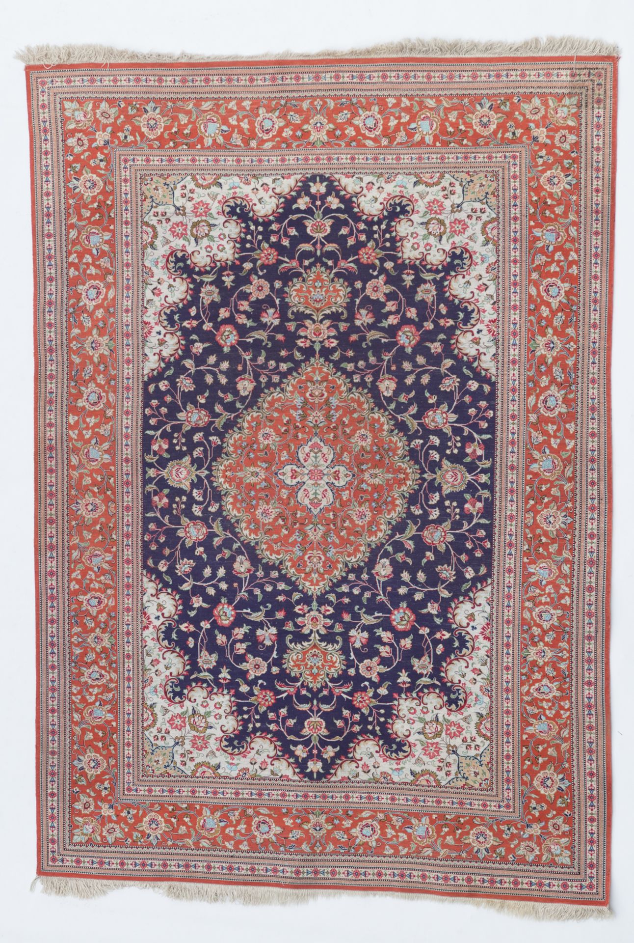 An Oriental silk carpet with floral motifs, 138 x 198 cm - Image 2 of 3