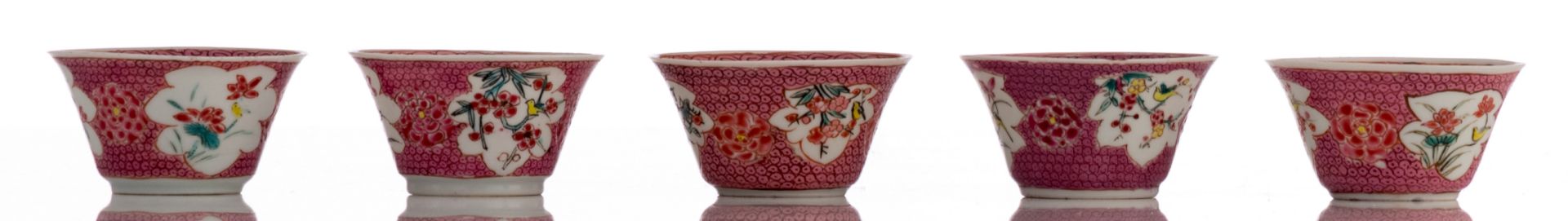 A lot of various Chinese famille rose porcelain items, consisting of three sets of cups and saucers - Image 11 of 26