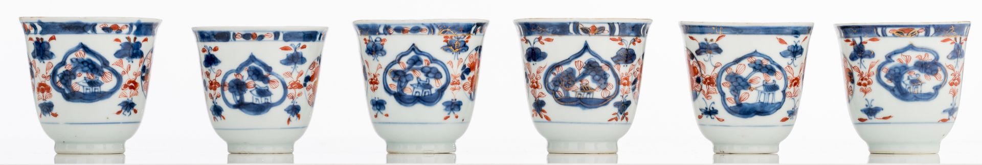 A lot of four sets of Chinese Imari porcelain cups and saucers, 18thC, H 3,5 - 7,9 - ø 11 - 13,8 cm - Bild 5 aus 33