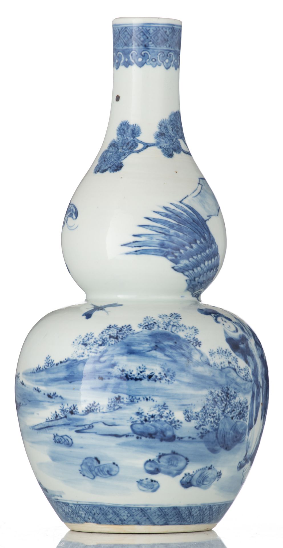 A Chinese blue and white double gourd vase, overall decorated with officials, their attendants and a - Bild 4 aus 6