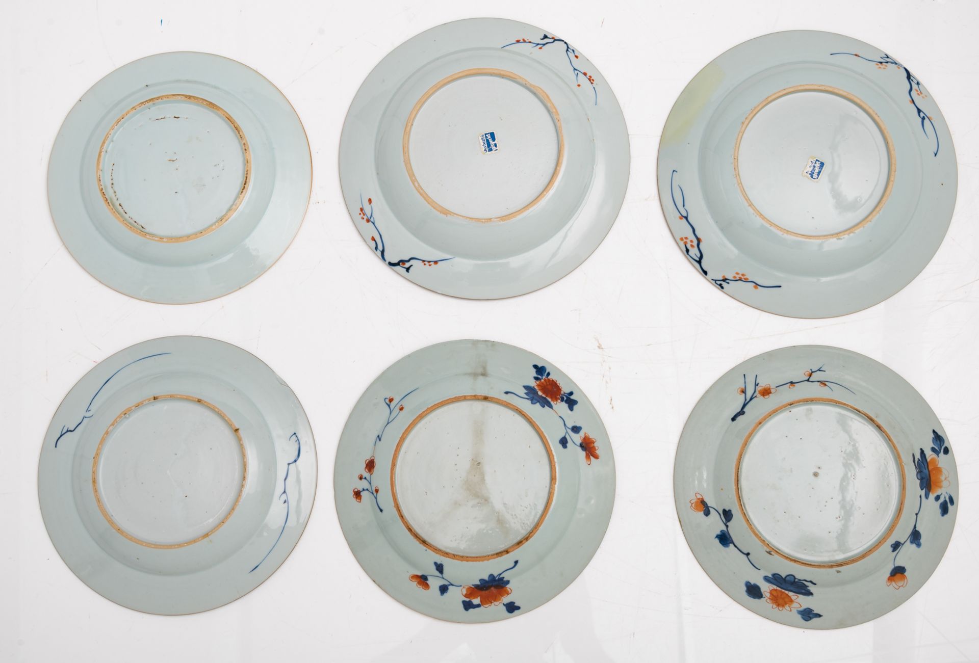 A lot of 30 Chinese Imari dishes, second quarter of the 18thC, ø 22,8 - 28,2 cm - Bild 9 aus 11