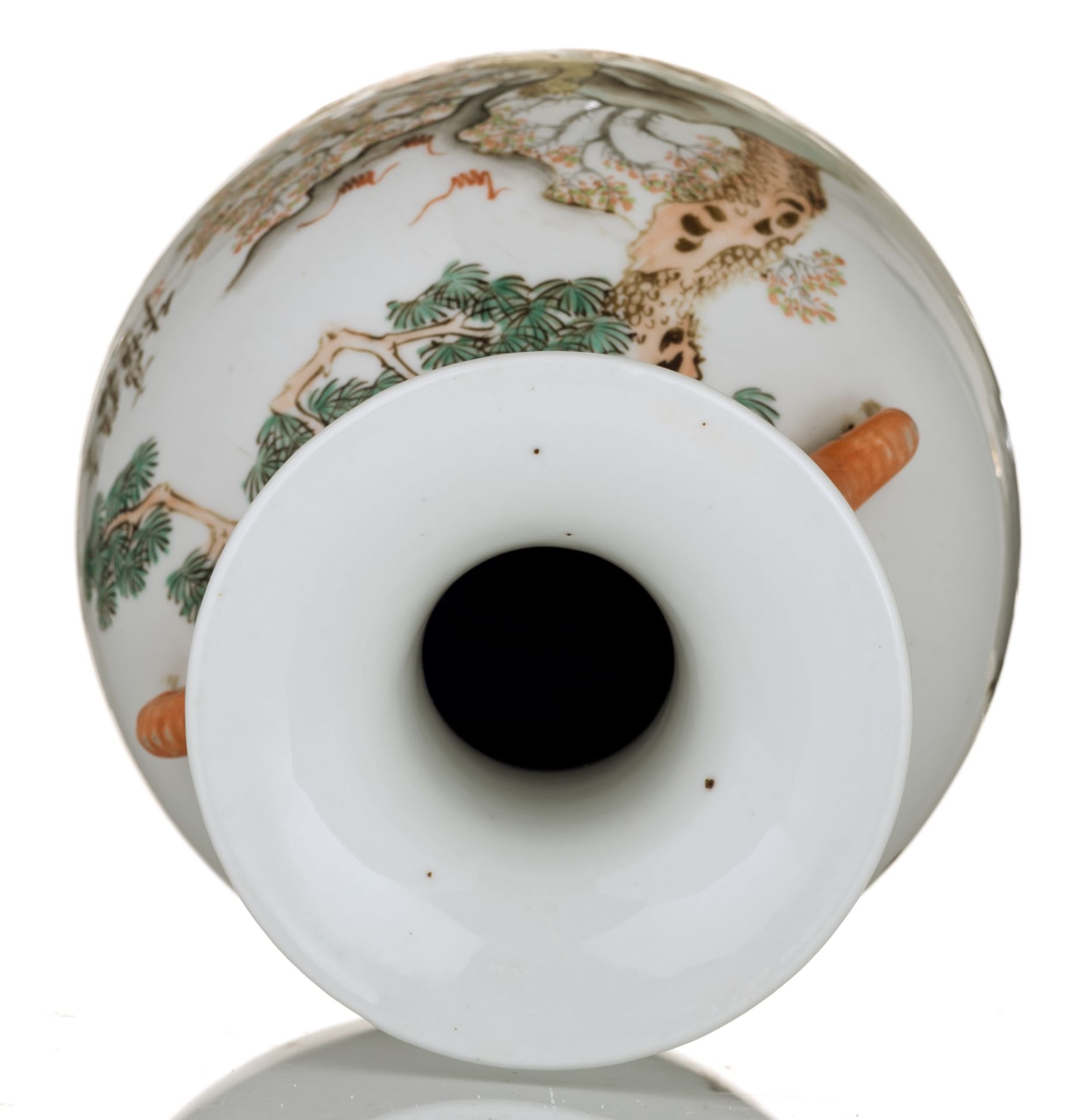 A Chinese polychrome vase, decorated with a Shou Xing figure and a calligraphic text, the handles el - Bild 5 aus 6