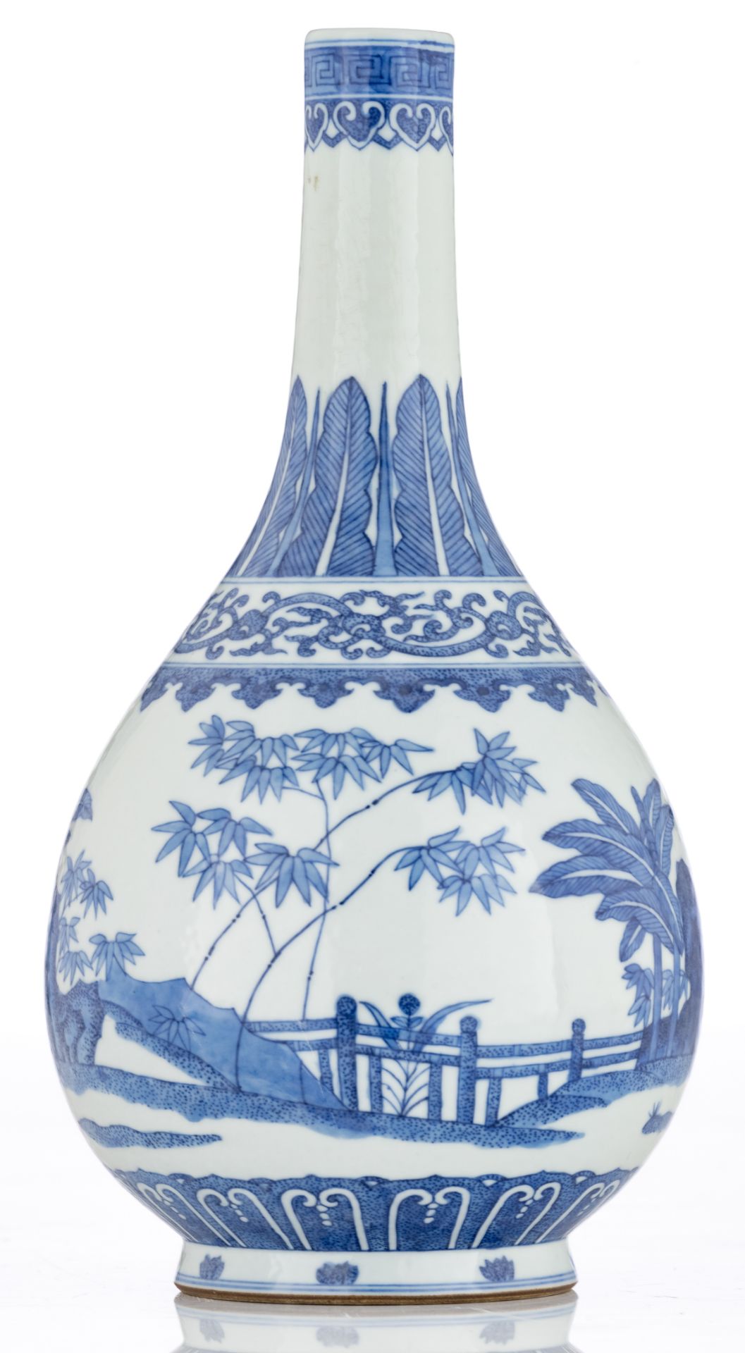 A Chinese blue and white bottle vase, overall decorated with rocks, leaves and bamboo, marked Guangx - Bild 4 aus 6