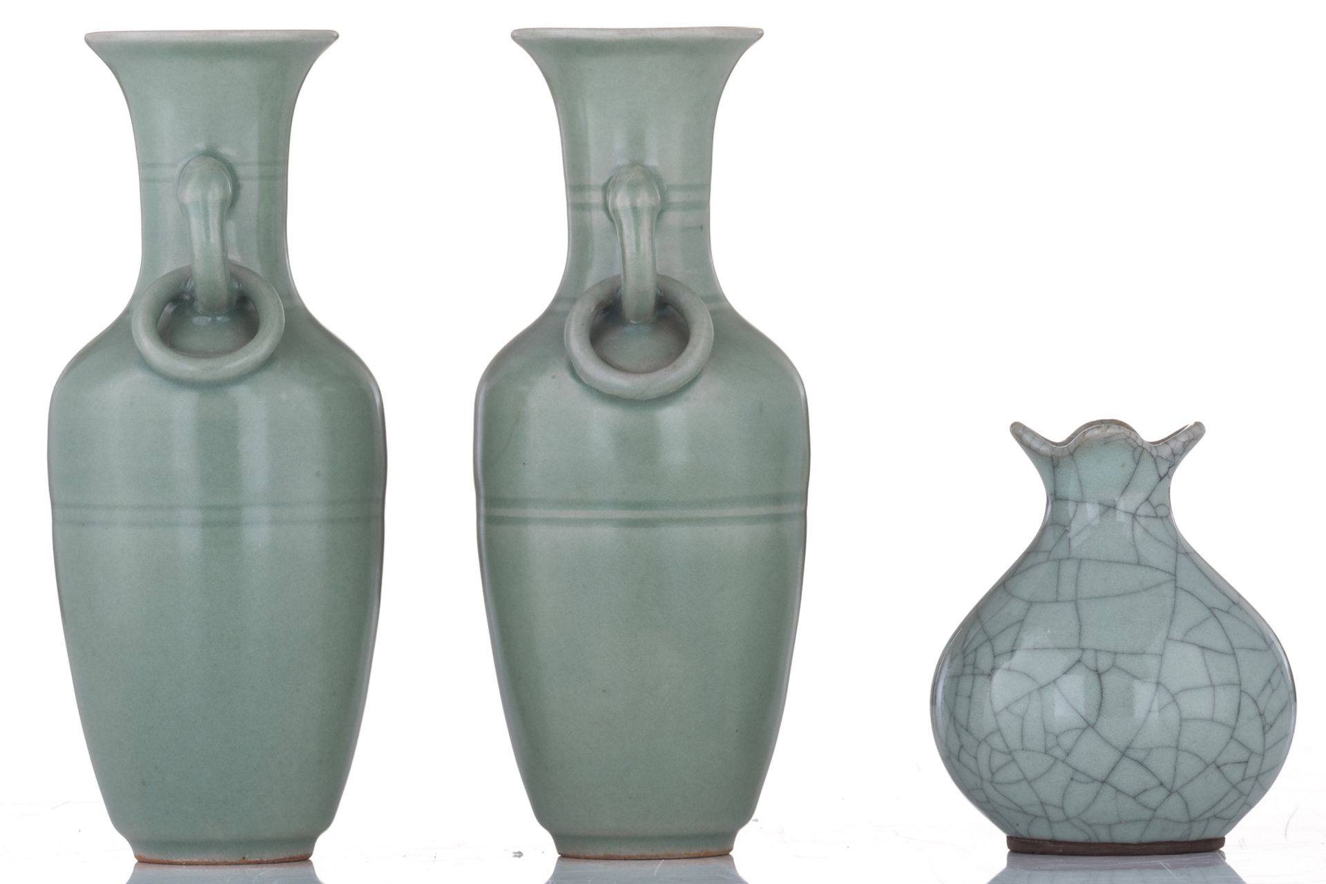 A lot of two small Chinese celadon stoneware vases and a small granate shaped vase with guan glaze, - Image 2 of 6