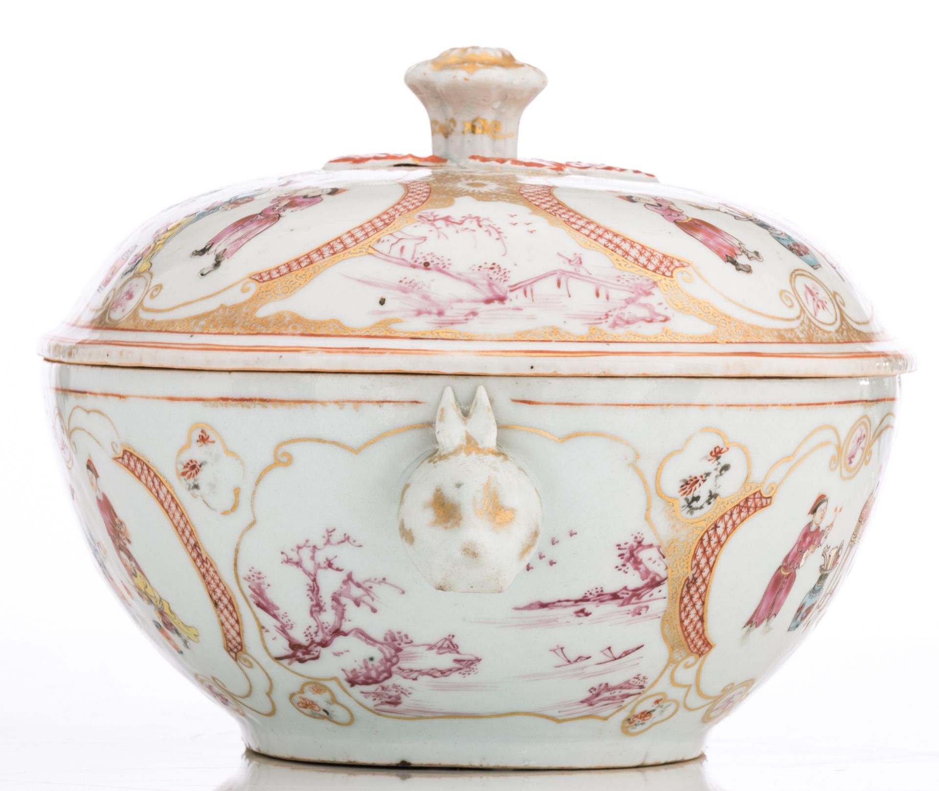 A Chinese export porcelain tureen, the interior decorated with gentlemen and their sons, Yongzheng - - Image 3 of 7
