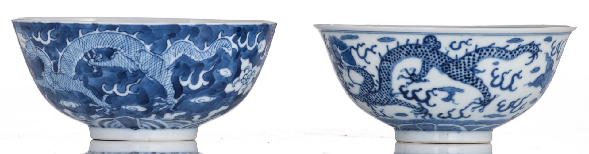 Two Chinese blue and white dragon decorated bowls, with a Kangxi mark, H 5,5 - 6 - ø 12,5 - 13 cm - Bild 3 aus 7