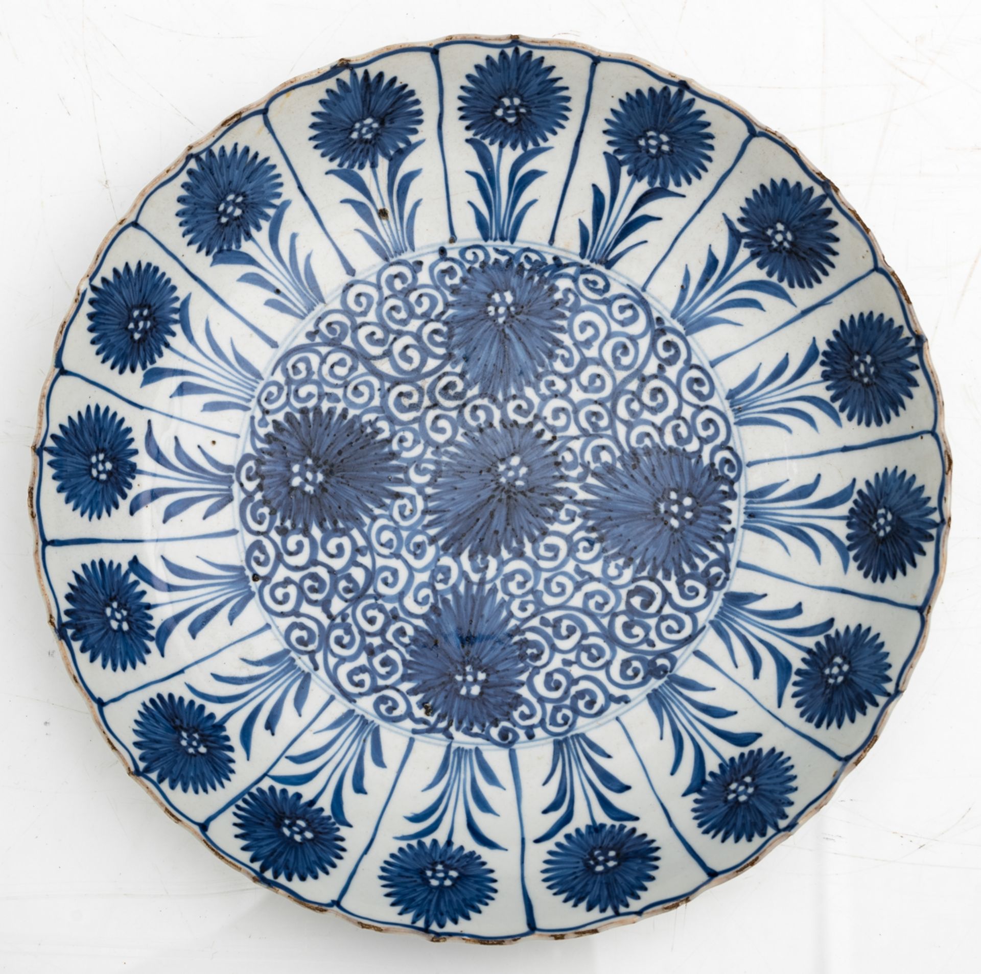 A lot of various Chinese blue and white porcelain items, consisting of a 'Kraak' dish, three dishes - Image 4 of 5