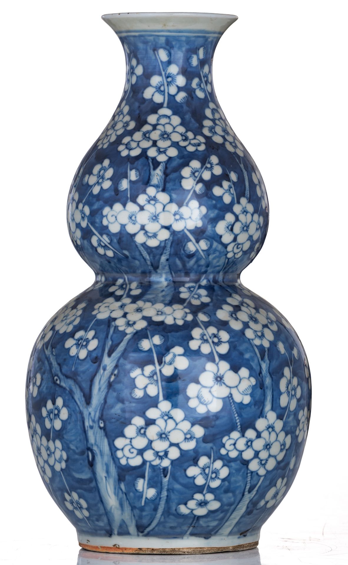 A Chinese blue and white double gourd vase, decorated with prunus, H 41,5 cm - Image 4 of 6