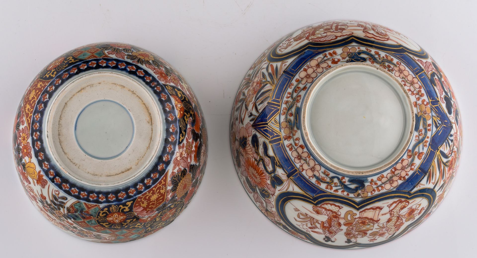 Two large Japanese Arita Imari bowls, one with a five clawed dragon in the centre and borders with a - Image 5 of 5