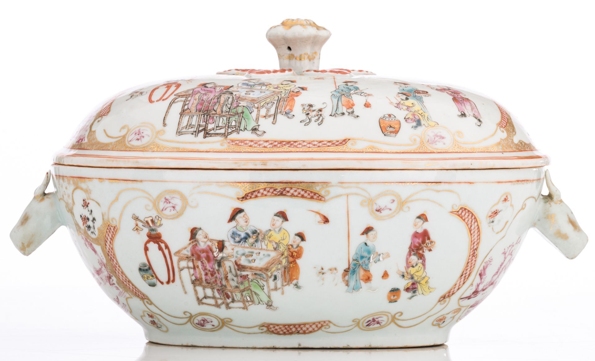 A Chinese export porcelain tureen, the interior decorated with gentlemen and their sons, Yongzheng - - Image 2 of 7