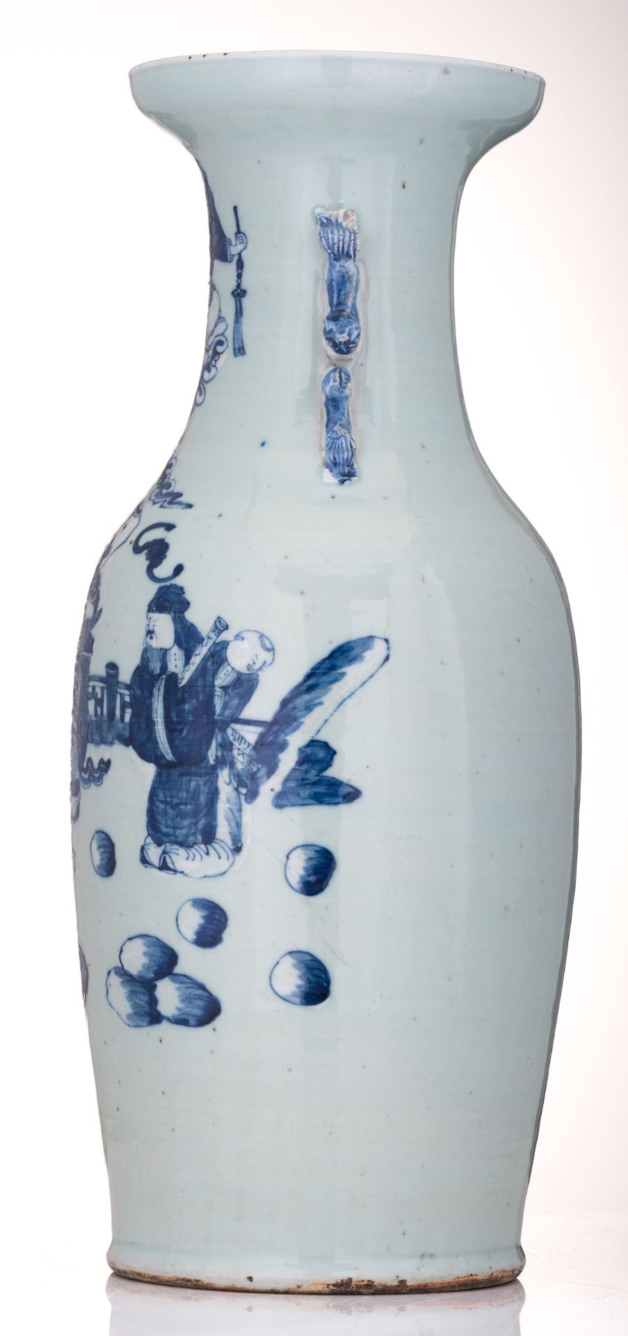 A Chinese celadon ground blue and white vase, decorated with an animated scene with Immortals, 19thC - Bild 2 aus 6