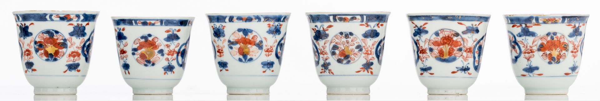 A lot of four sets of Chinese Imari porcelain cups and saucers, 18thC, H 3,5 - 7,9 - ø 11 - 13,8 cm - Bild 4 aus 33