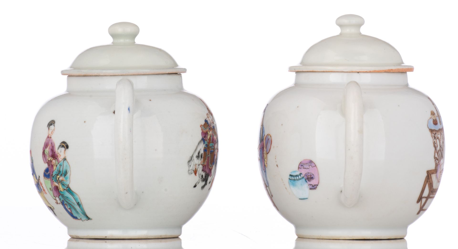 Two Chinese famille rose export porcelain teapots and covers, decorated with gallant scenes, 18thC, - Bild 2 aus 6