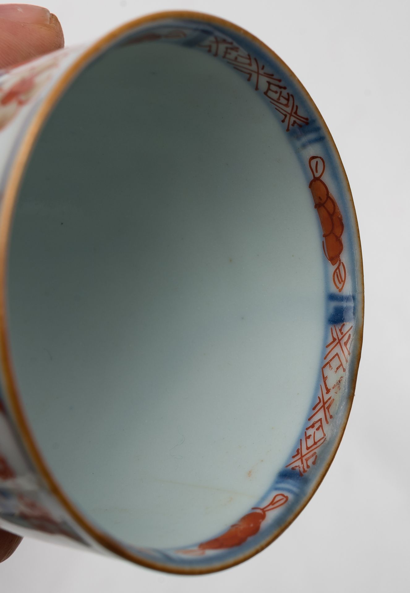 A lot of two Chinese Imari cup and saucer services, Yongzheng - Qianlong (ca 1730-1740), H 4-7 - ø 1 - Image 13 of 13