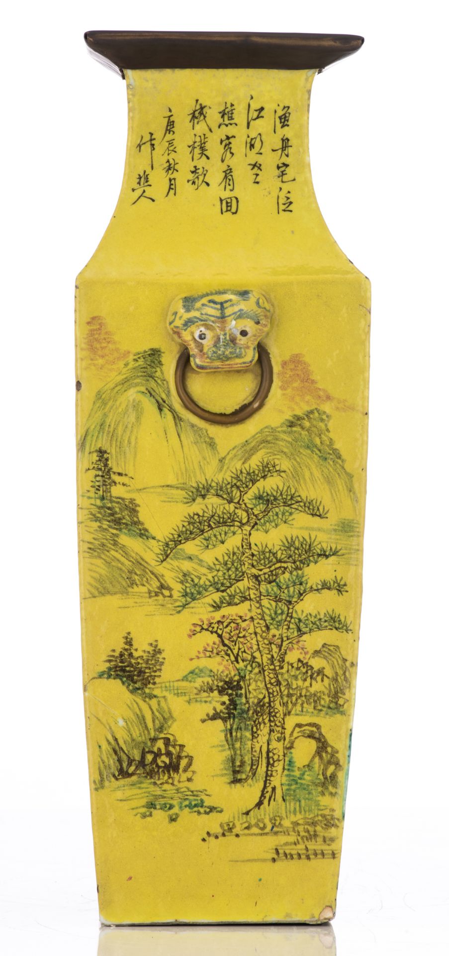 A Chinese quadrangular vase with yellow ground and polychrome decorated with birds on a flower branc - Bild 2 aus 6