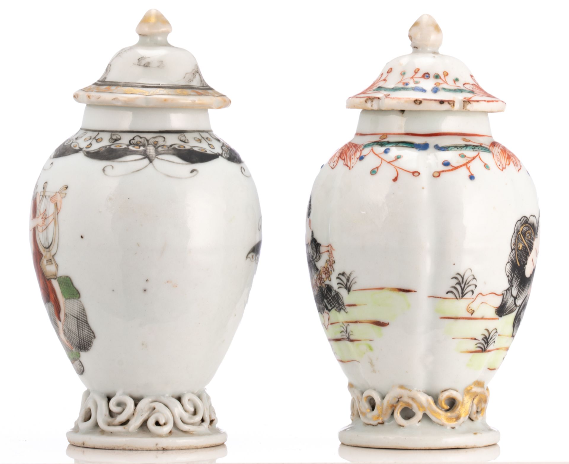 Two Chinese famille rose, grisaille and gilt export porcelain tea caddies and covers, decorated with - Bild 2 aus 7