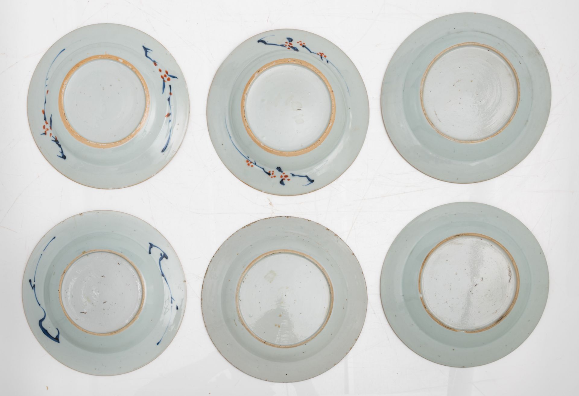 A lot of 35 Chinese Imari porcelain dishes, second quarter of the 18thC, ø 22 - 28 cm - Bild 5 aus 15