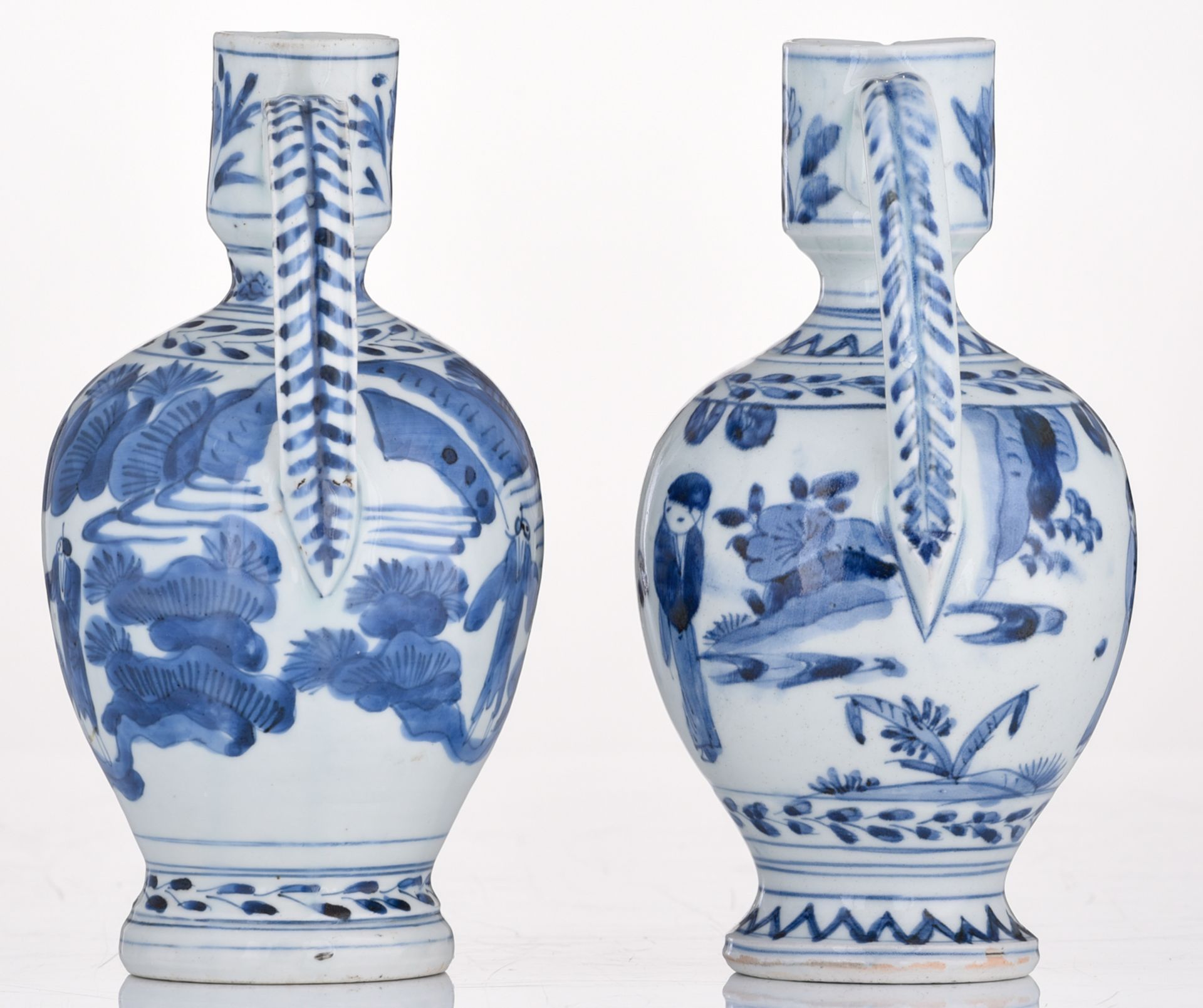Two Japanese blue and white Arita jugs, Edo and period, H 22,5 cm - Image 2 of 6