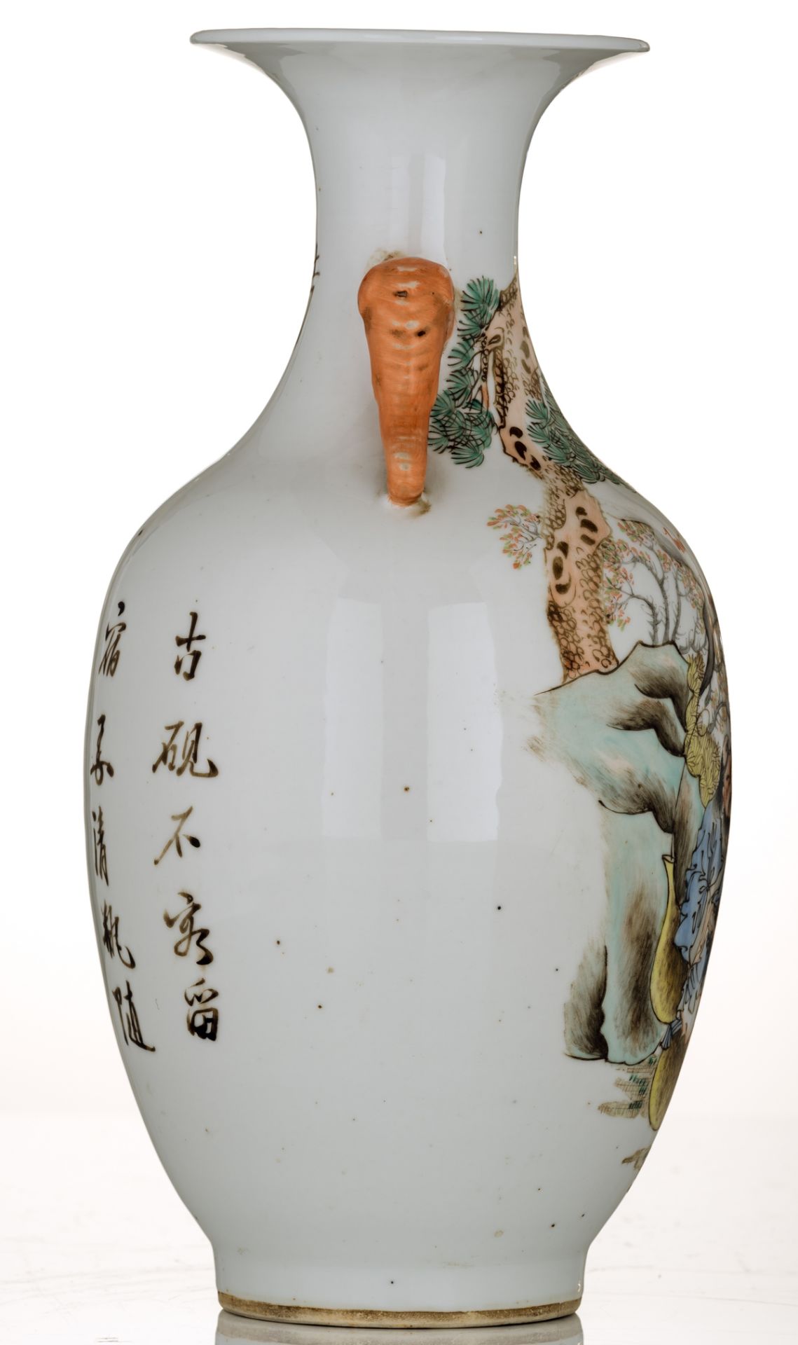 A Chinese polychrome vase, decorated with a Shou Xing figure and a calligraphic text, the handles el - Bild 4 aus 6