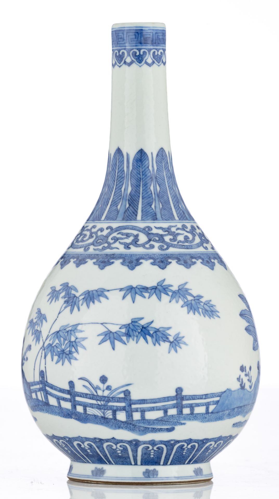 A Chinese blue and white bottle vase, overall decorated with rocks, leaves and bamboo, marked Guangx - Bild 2 aus 6