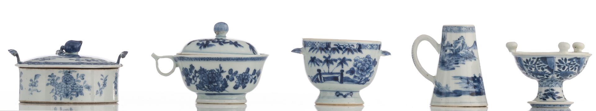 A lot of various Chinese blue and white table ware, 18th - 19thC, H 4 - 20,5 - ø 11 - 12,5 cm - Bild 8 aus 28