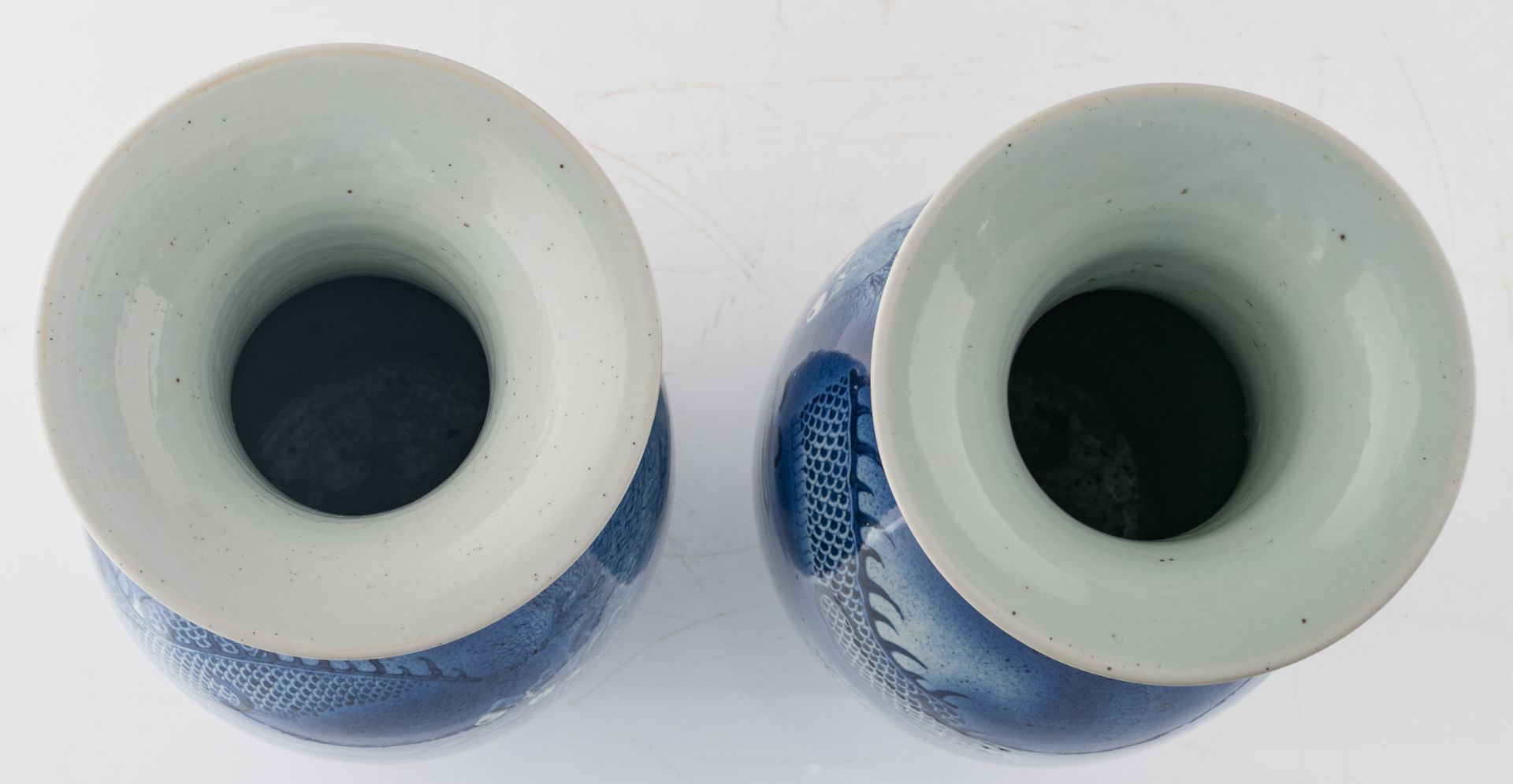 A pair of Chinese blue and white vases, decorated with a dragon chasing the flaming pearl, 19thC, H - Bild 5 aus 6