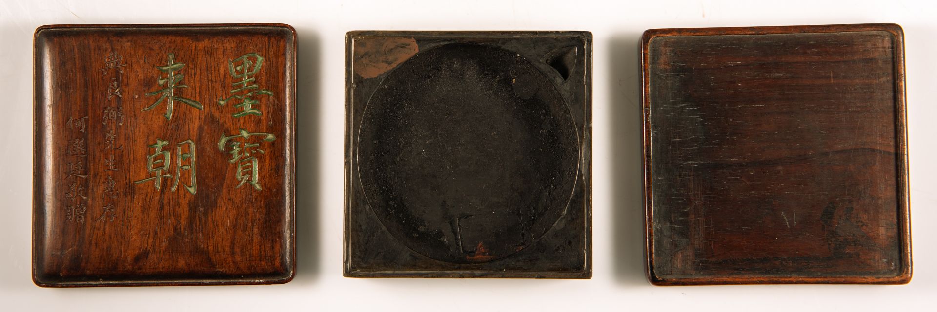 A Chinese ink stone in a wooden box and cover, the cover decorated with calligraphic texts, H 6 - W - Bild 2 aus 5