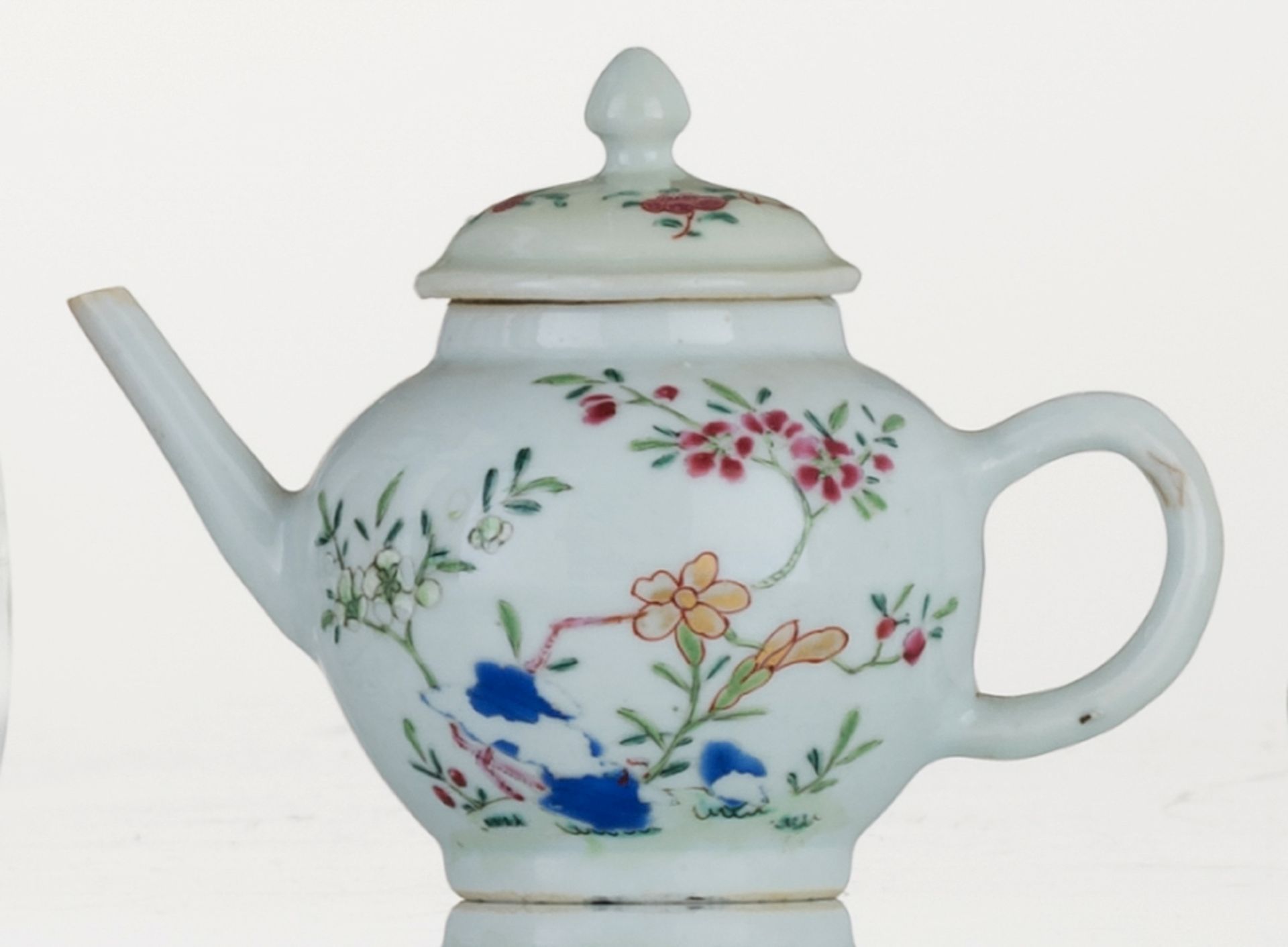 A lot of Chinese porcelain tableware, later 18thC and 19thC, H 3,2 - 11 cm - Bild 8 aus 11