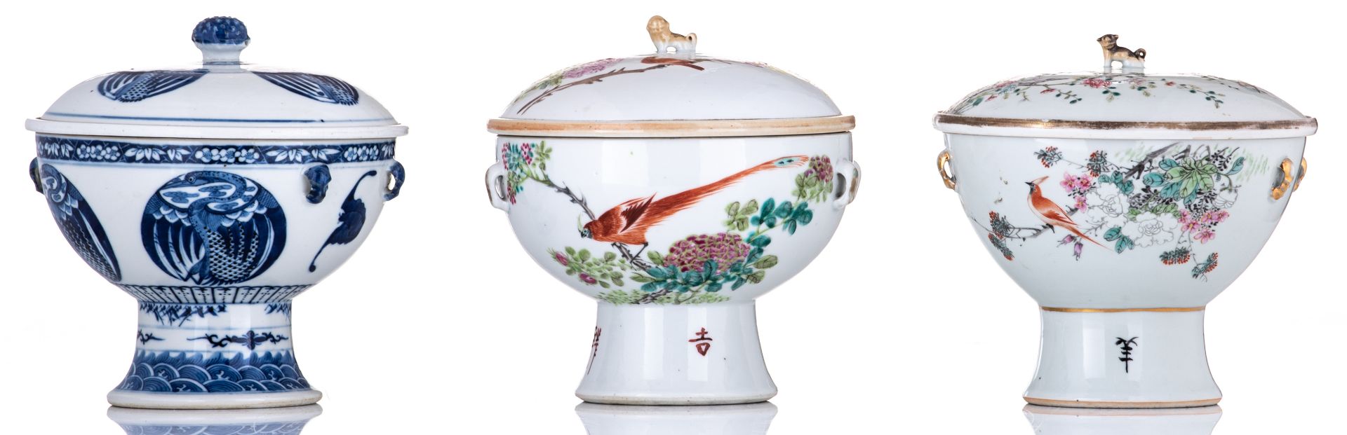 Two Chinese famille rose food containers, decorated with birds and flowers, one container with a sea - Bild 2 aus 9