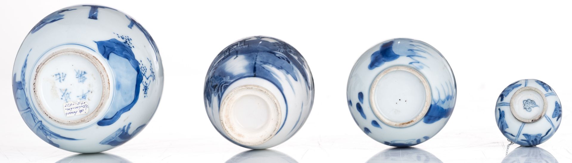 A lot of four small Chinese porcelain blue and white vases with silver mounts, three decorated with - Image 6 of 6