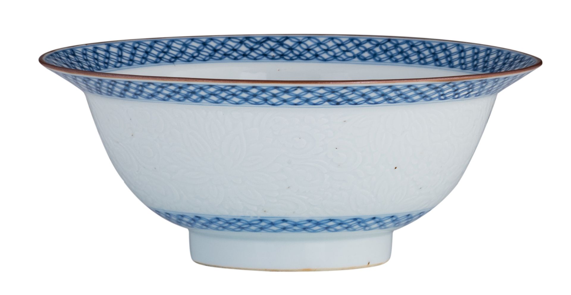 A Chinese porcelain blue and white bowl with a small flat rim, Kangxi (ca 1690-1722), H 8 - ø 20 cm