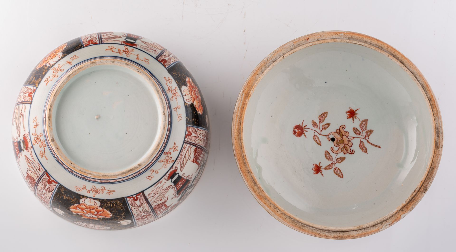 A large Japanese Arita Imari covered bowl, decorated with panels filled with a vase in a garden sett - Image 7 of 7