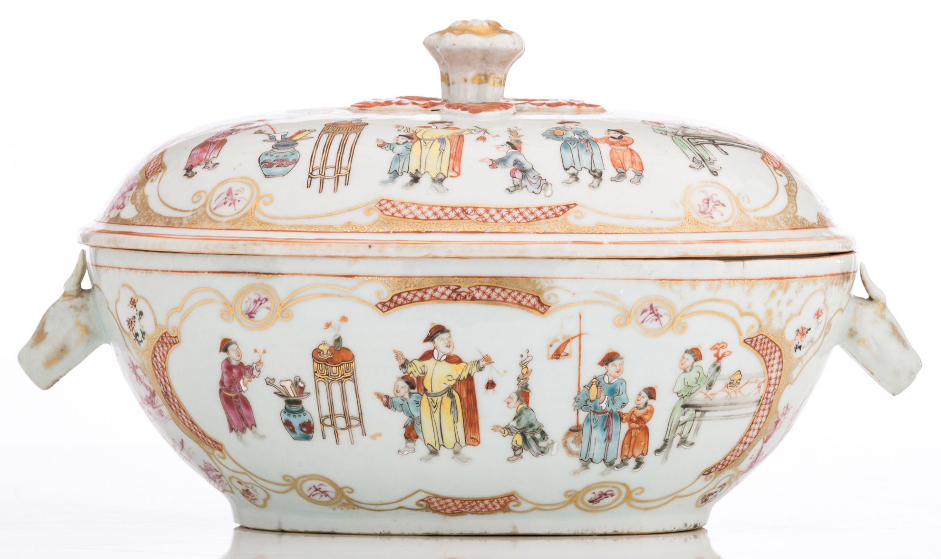 A Chinese export porcelain tureen, the interior decorated with gentlemen and their sons, Yongzheng - - Image 4 of 7