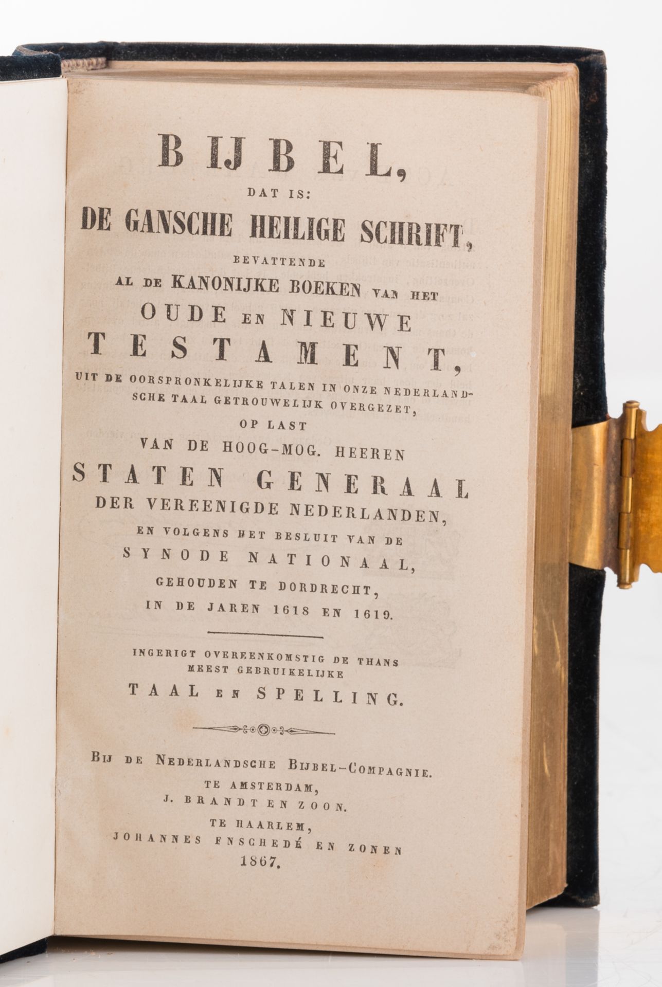 Statenbijbel, 'Nederlansche bijbel-compagnie Amsterdam-Haarlem 1867', with a velvet binding and gilt - Image 5 of 6