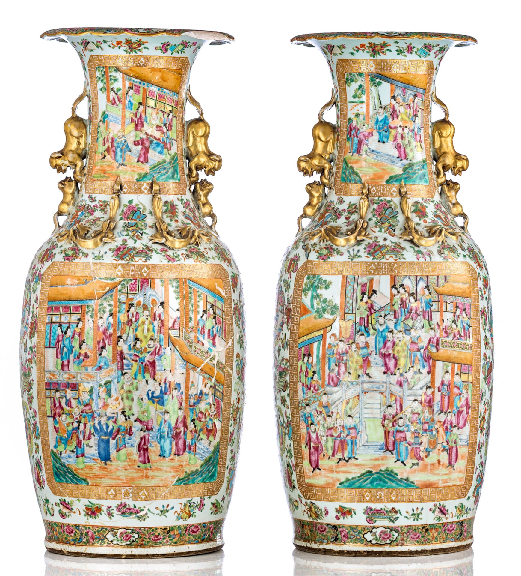 Two large Chinese famille rose floral and relief decorated Canton vases, the roundels with animated - Bild 4 aus 7