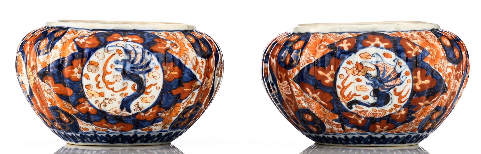 A lot of one round, two ovoid and three mounted ovoid Japanese Arita Imari porcelain basins, later 1 - Bild 15 aus 23