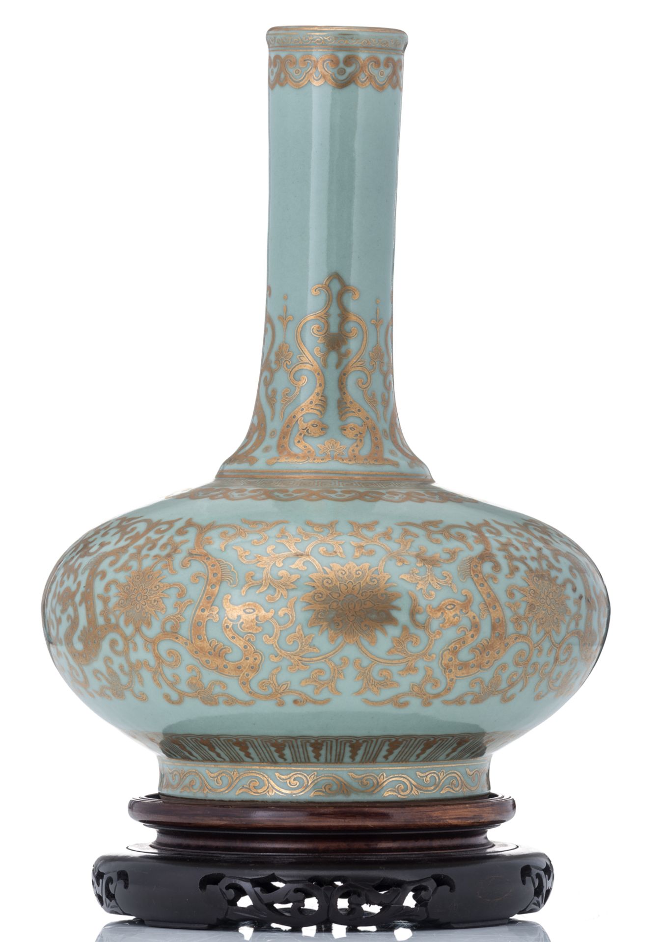 A Chinese celadon ground gilt decorated bottle vase, with a Qianlong mark, H 33,5 cm - Bild 3 aus 7