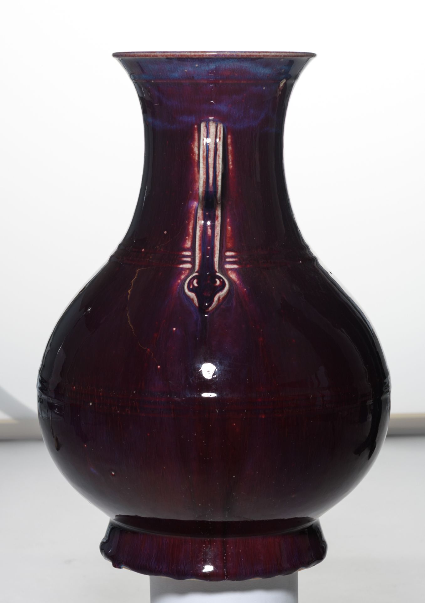 A Chinese flambé glazed baluster shaped vase with a Yongzheng mark, H 37 cm - Bild 2 aus 6