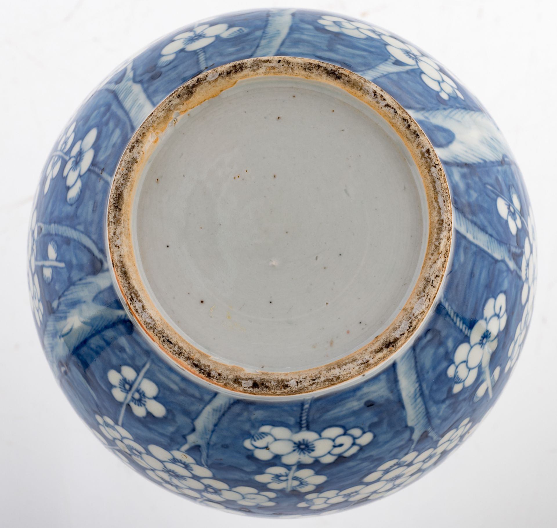 A Chinese blue and white double gourd vase, decorated with prunus, H 41,5 cm - Image 6 of 6