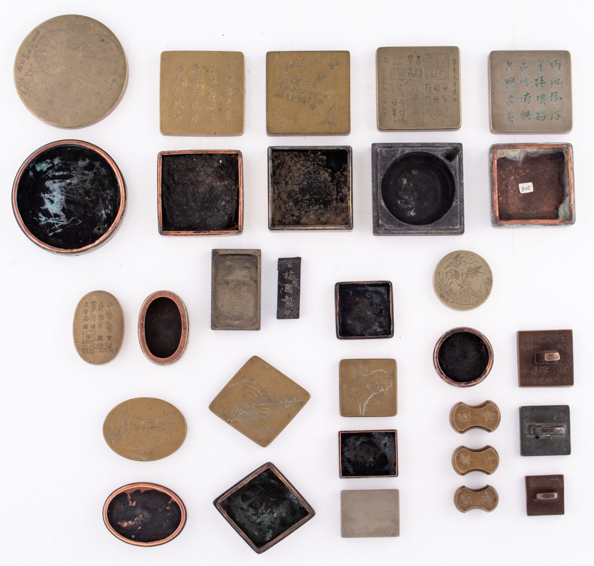 A lot of various Chinese metal weights, stamps and seal paste boxes, some items decorated with vario - Image 2 of 3
