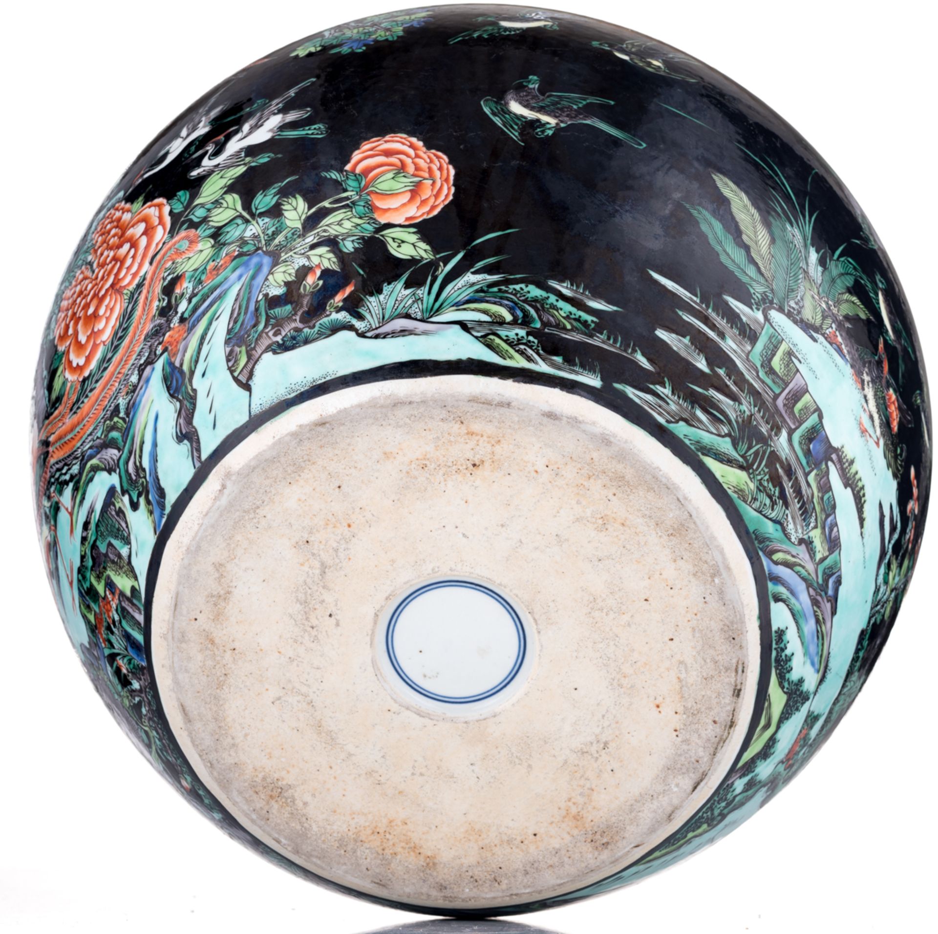 A Chinese black ground polychrome jardiniere, decorated with birds, flowers and a mythical bird, H 3 - Bild 7 aus 7