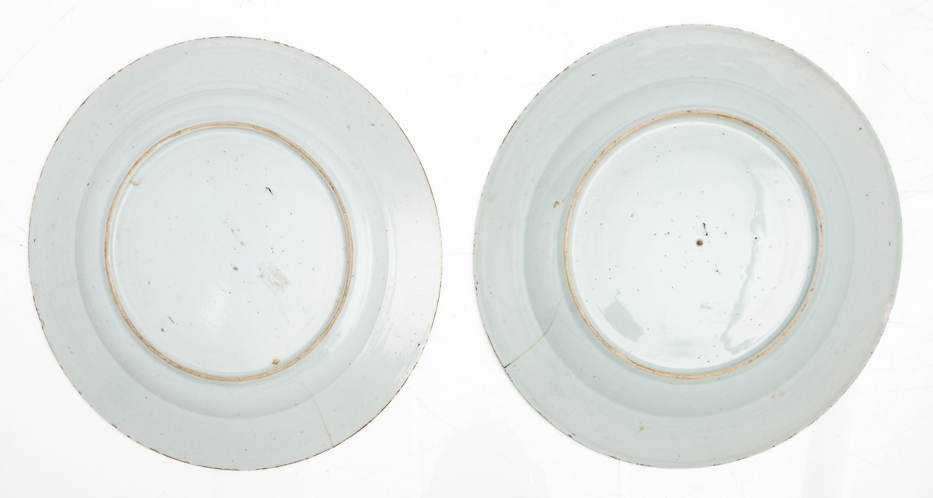 A lot of one pair and various large Chinese porcelain blue and white plates, decorated with a garden - Image 3 of 19