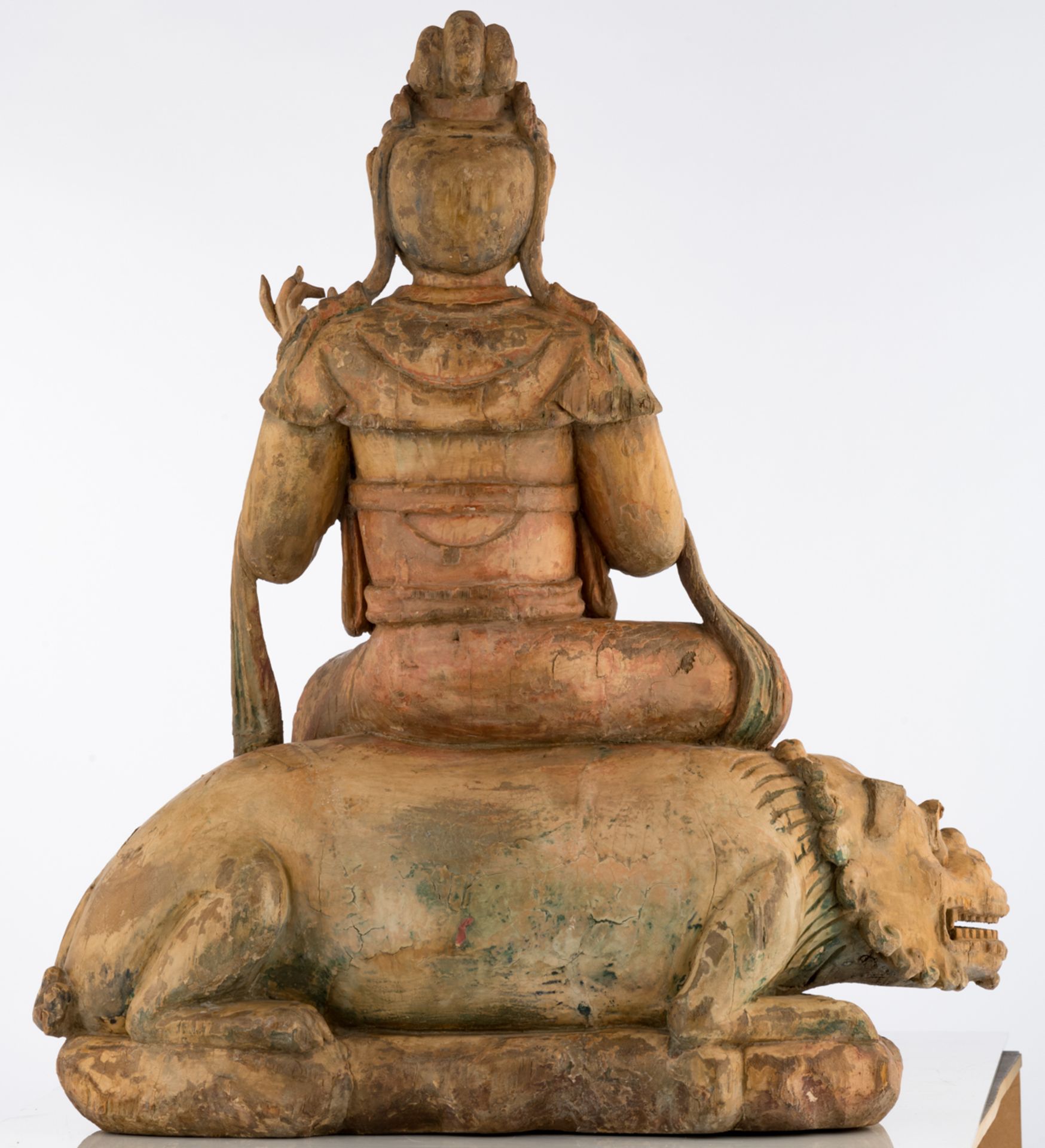 Two wooden sculptures representing Puxian Pusa on his mount and Wenshu Pusa on a lion, 16th - 17thC, - Bild 10 aus 12