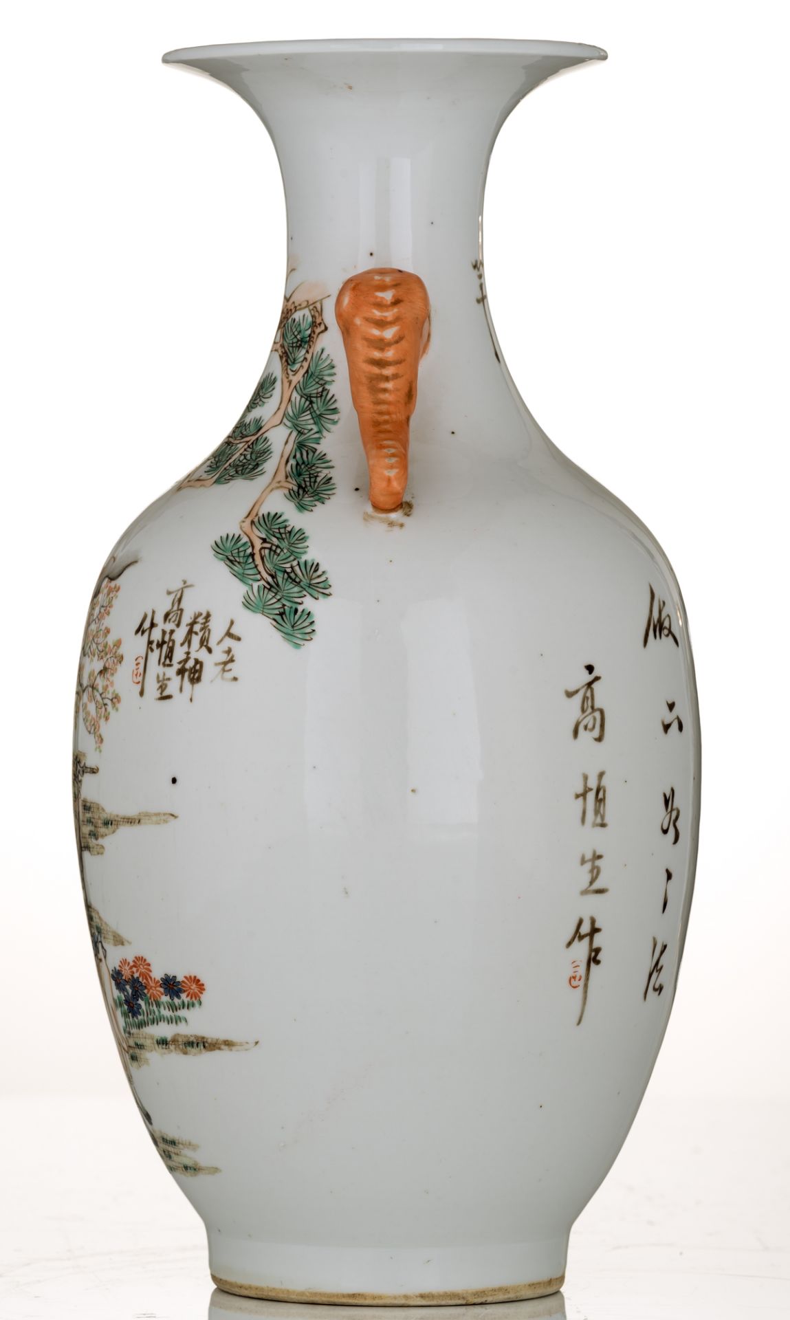 A Chinese polychrome vase, decorated with a Shou Xing figure and a calligraphic text, the handles el - Bild 2 aus 6